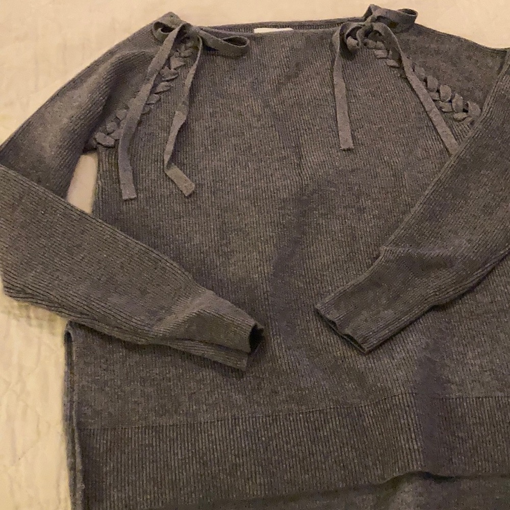 Gray tight knit sweater
